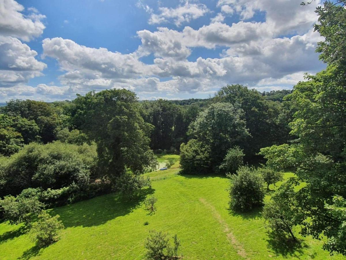 Budget Stay, In Lovely Private Setting With Rustic Charm, Log Burner, Fire Pit, Campers Kitchen & Eco Loo No Bedding Supplied Narberth Exterior photo