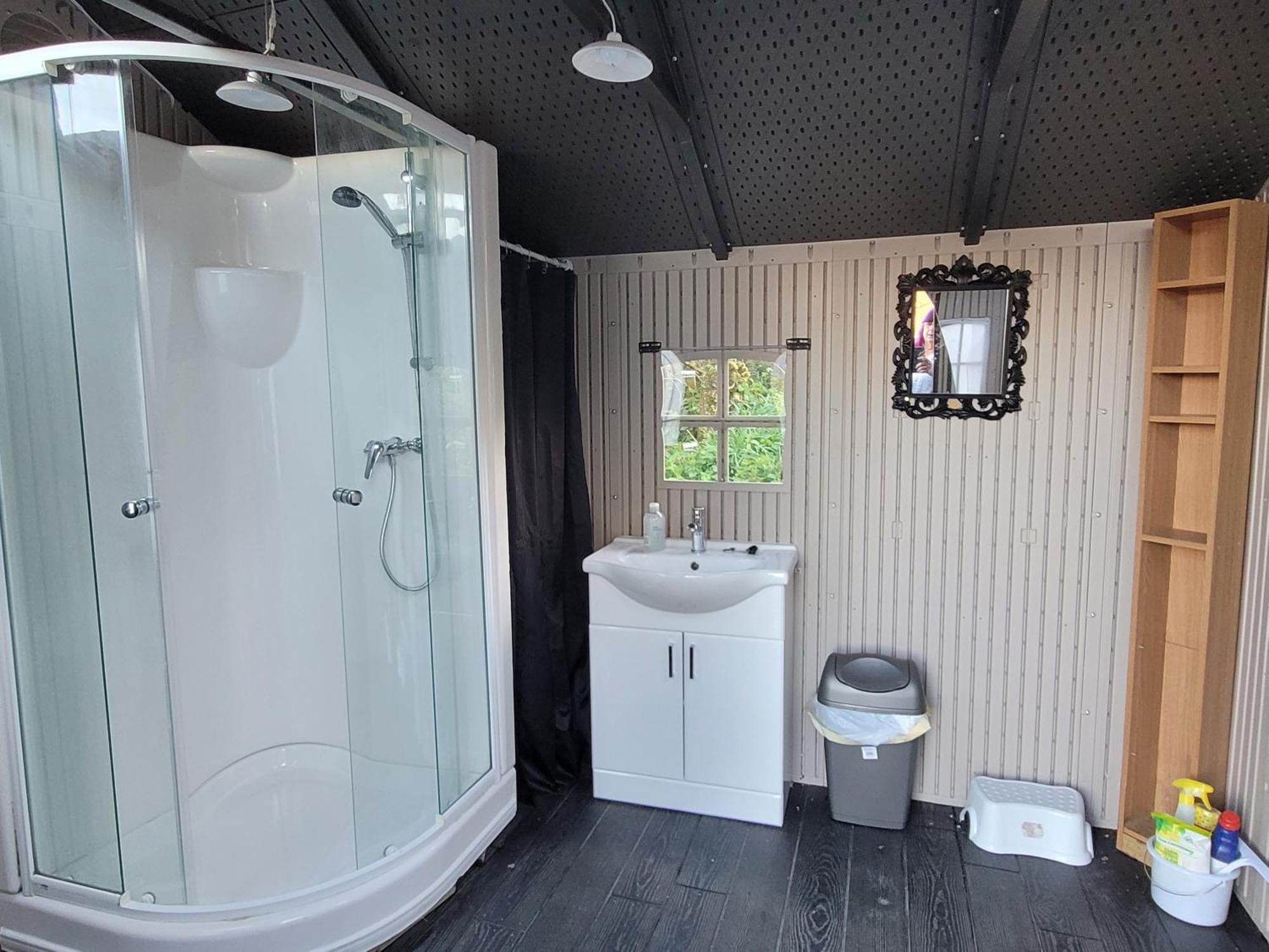 Budget Stay, In Lovely Private Setting With Rustic Charm, Log Burner, Fire Pit, Campers Kitchen & Eco Loo No Bedding Supplied Narberth Exterior photo
